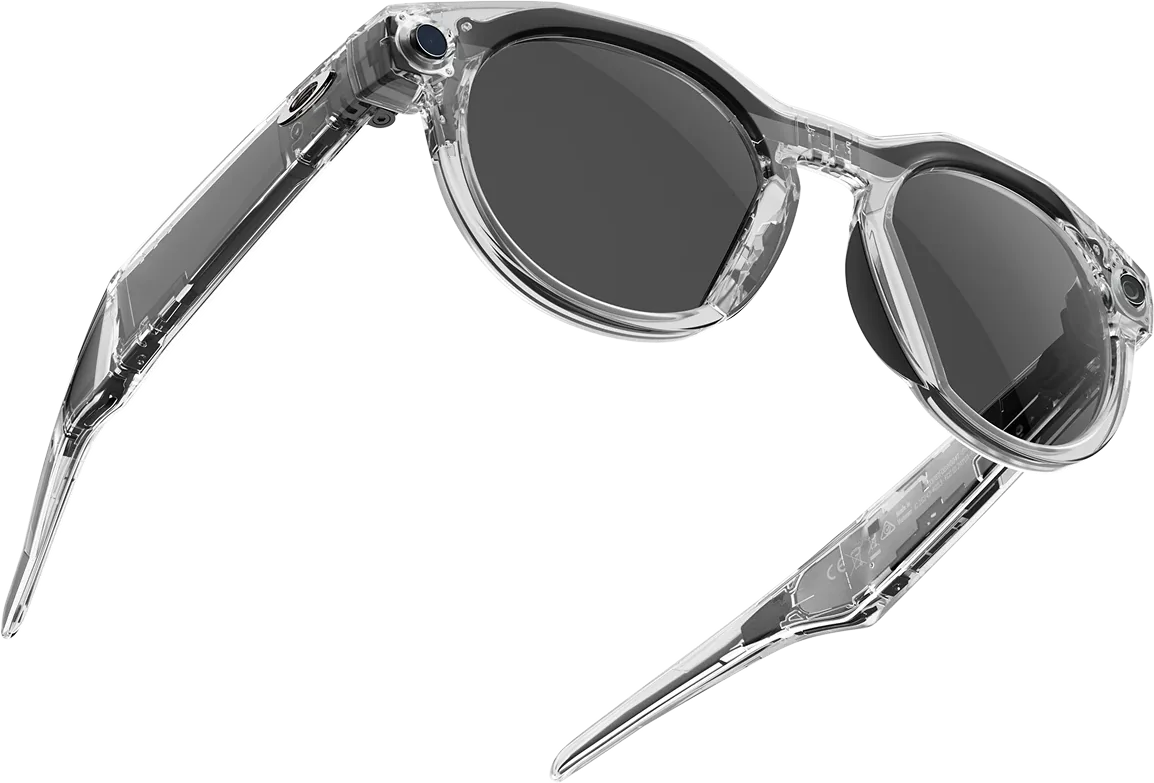 Las Oakley Meta HSTN transparentes vistas desde abajo, sobre un fondo negro.