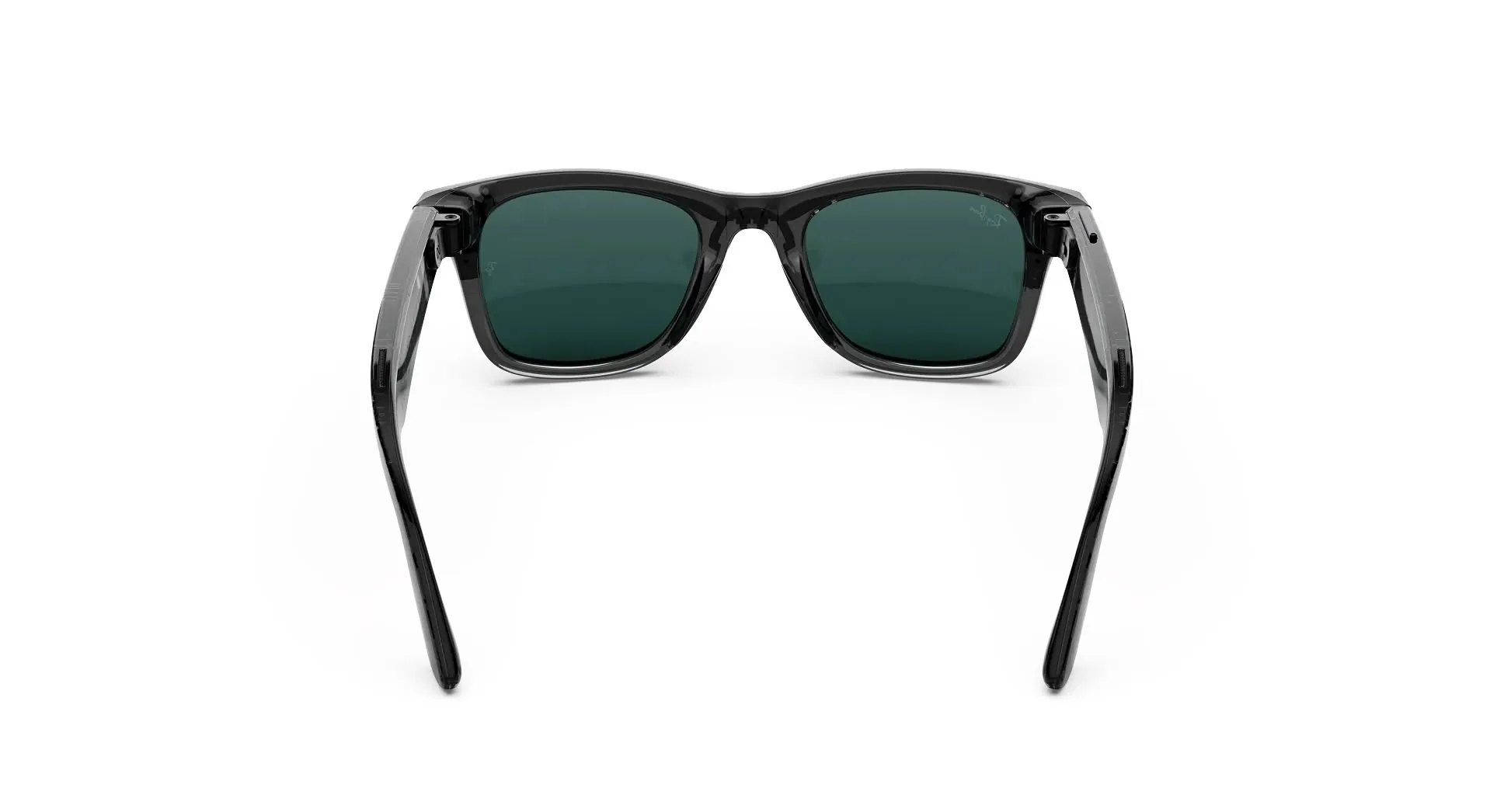 Las Ray-Ban Meta Wayfarer negro transparente con lentes aguamarina, por detrás: la varilla transparente deja ver el interior.