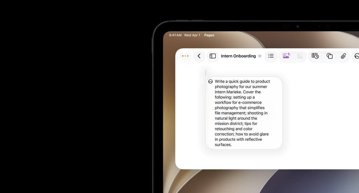 Esquina superior izquierda de un iPad, la pantalla muestra un documento de Pages abierto, instrucciones para crear un borrador con la funcionalidad Escribir con Siri