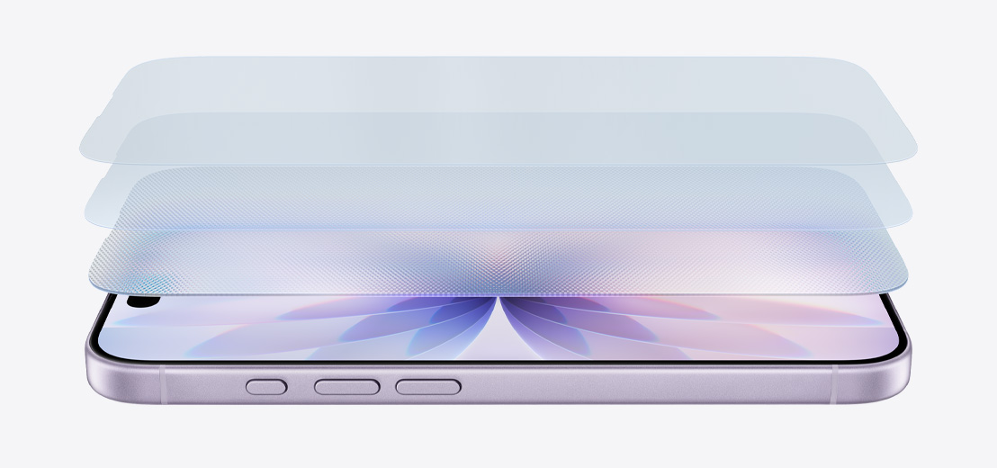 Vista en ángulo lateral de un iPhone 17 color lavanda en horizontal, con un diseño que muestra las capas de Ceramic Shield 2