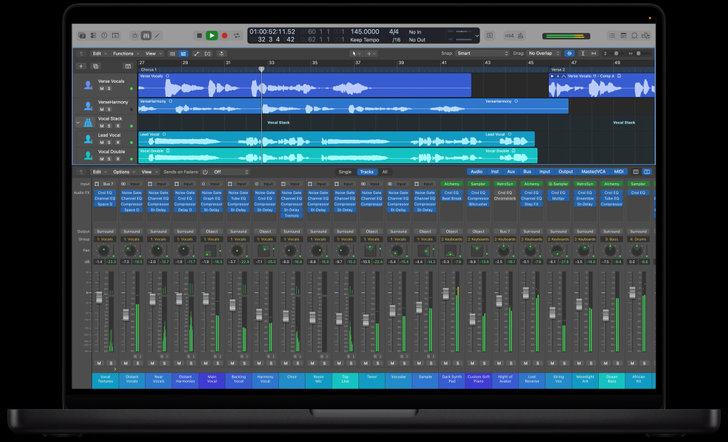 Pantalla de una MacBook Pro de 16 pulgadas que muestra el espacio de trabajo de mezclas con capas de ondas de sonido y varios controles y ajustes en la parte inferior