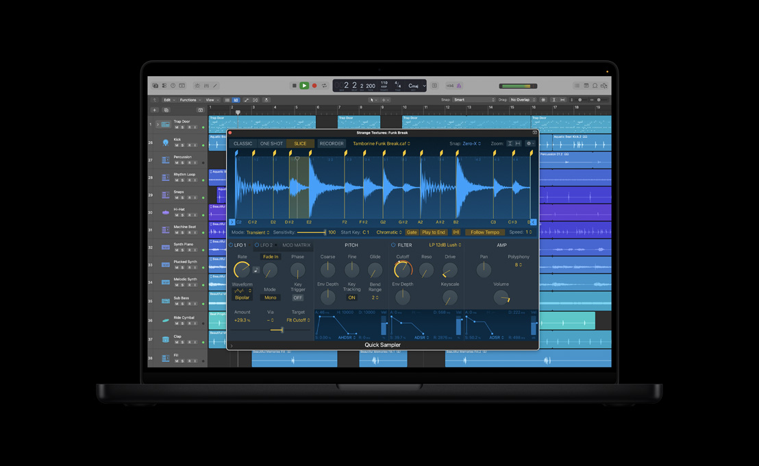 MacBook Pro de 16 pulgadas, mezclador de Logic Pro, ventana de Quick Sampler abierta