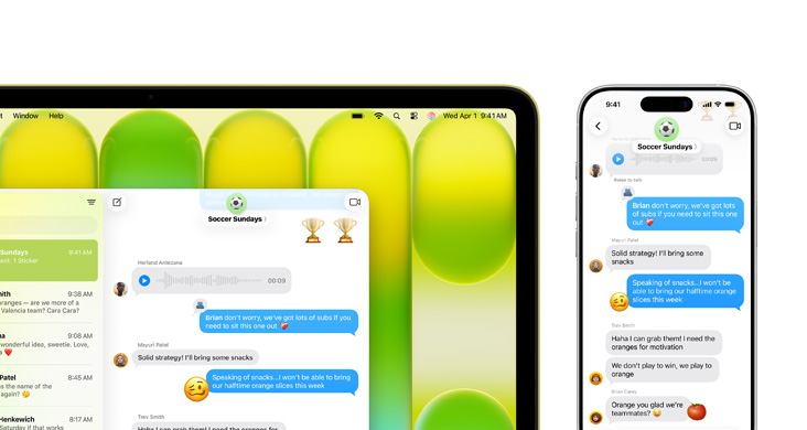 Una MacBook Neo con Duplicación del iPhone muestra una conversación de mensajes de texto en la pantalla.